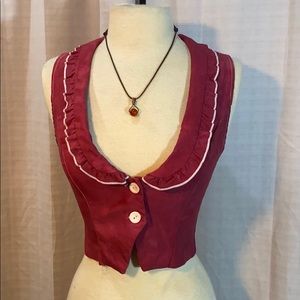Ruffle crop vest🔥